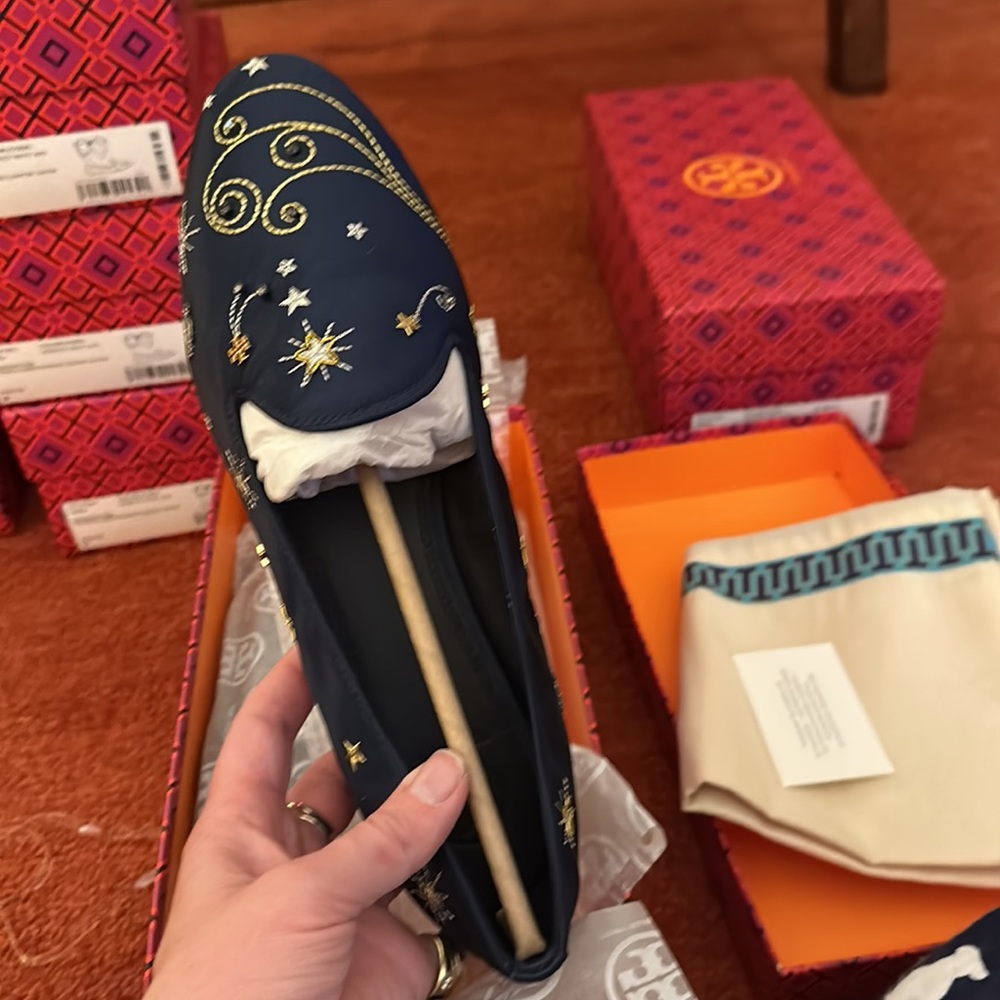 NIB TORY BURCH OLYMPIA EMBROIDERED SATIN LOAFER - Picture 4 of 6